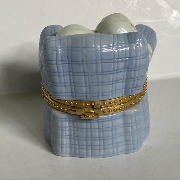 Dog Trinket Box Blue Chair Ceramic Hinged Lid Puppy Container Cocker Spaniel - Picture 5 of 16